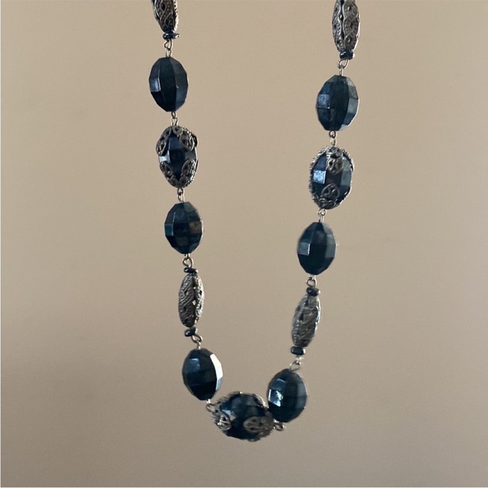 🖤 VTG 60’s Filigree Bead and Jet Black Beaded Necklace